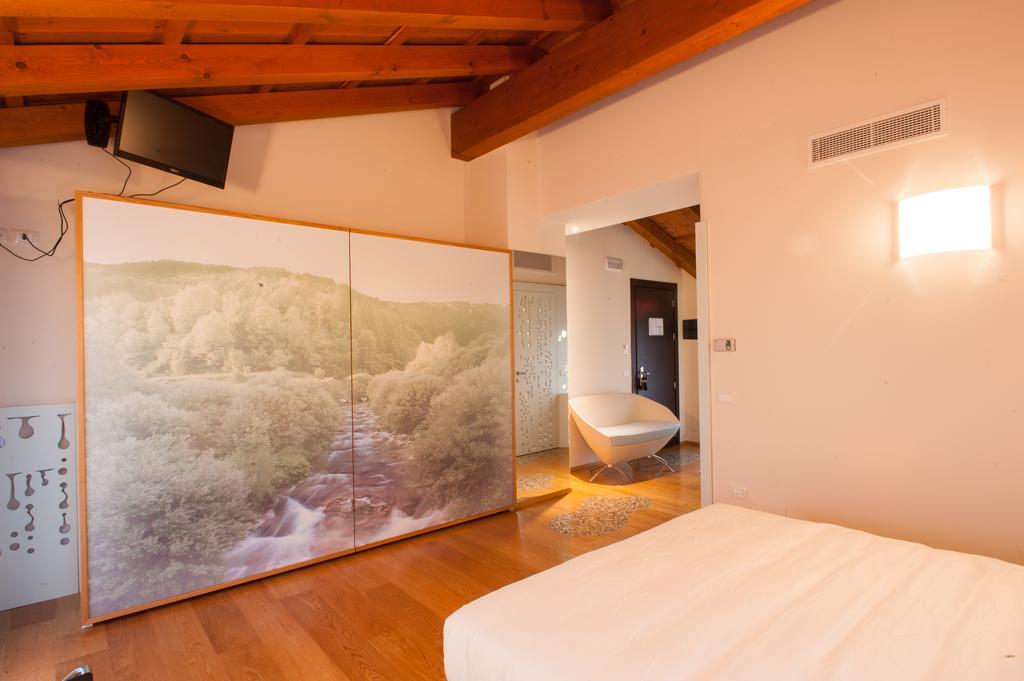 Elliot Osteria E Dormire In Collina Manzano المظهر الخارجي الصورة