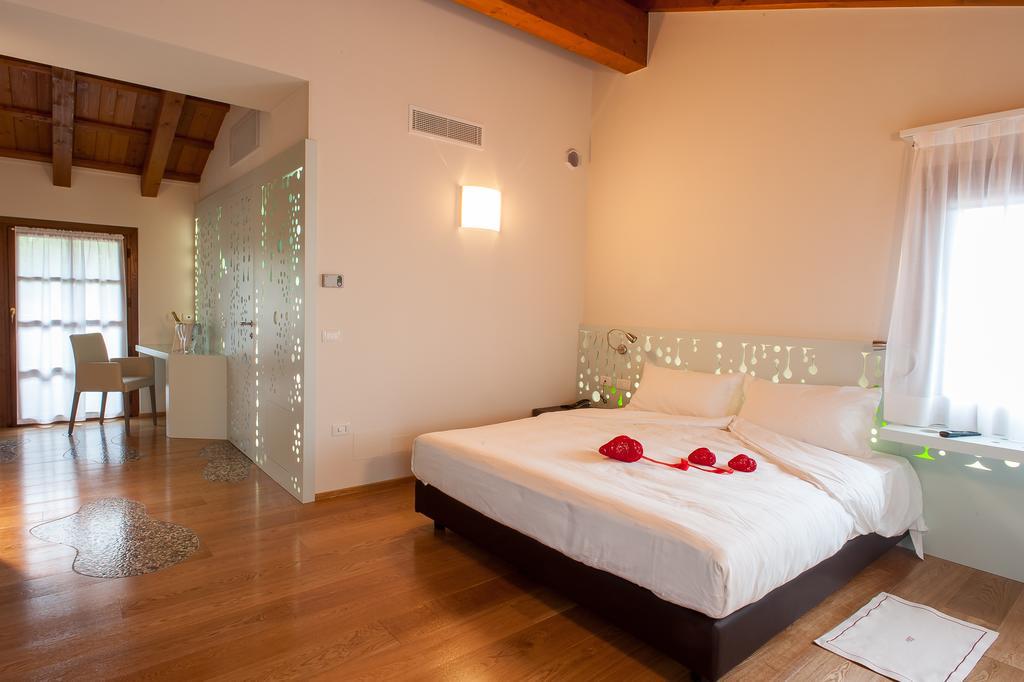 Elliot Osteria E Dormire In Collina Manzano الغرفة الصورة