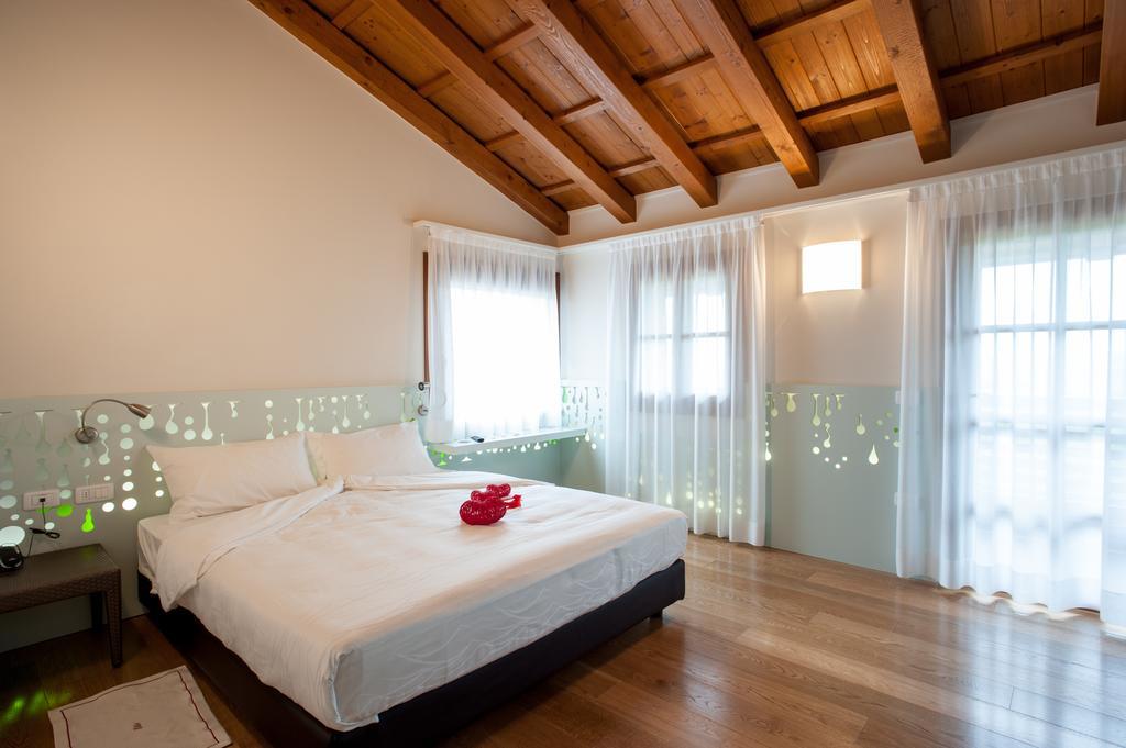 Elliot Osteria E Dormire In Collina Manzano الغرفة الصورة