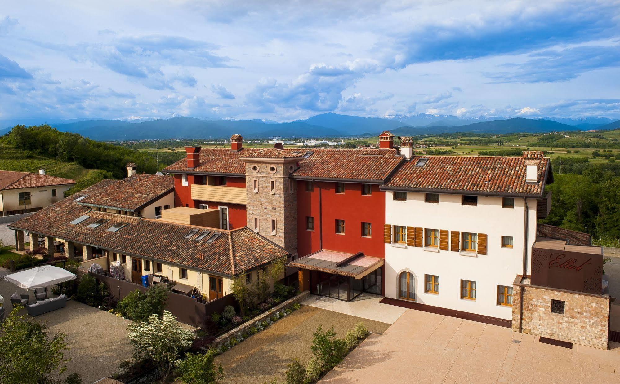 Elliot Osteria E Dormire In Collina Manzano المظهر الخارجي الصورة